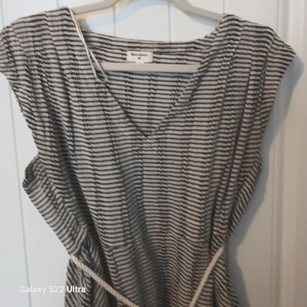 World Market cap sleeve flared top in Size L/XL